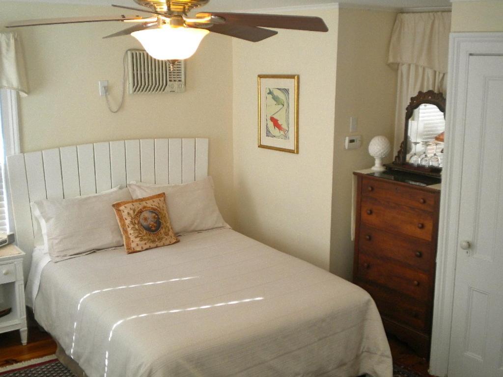 The Stirling House Waterfront Inn 그린포트 외부 사진