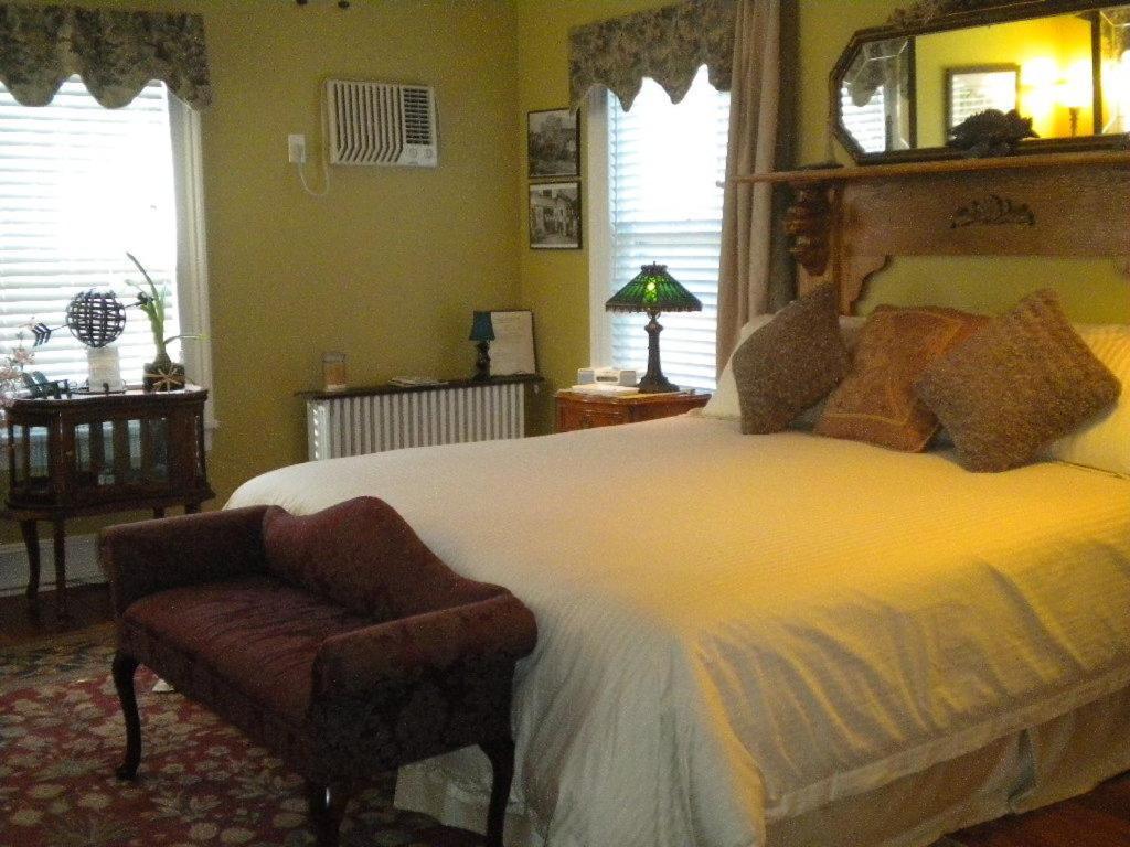 The Stirling House Waterfront Inn 그린포트 외부 사진