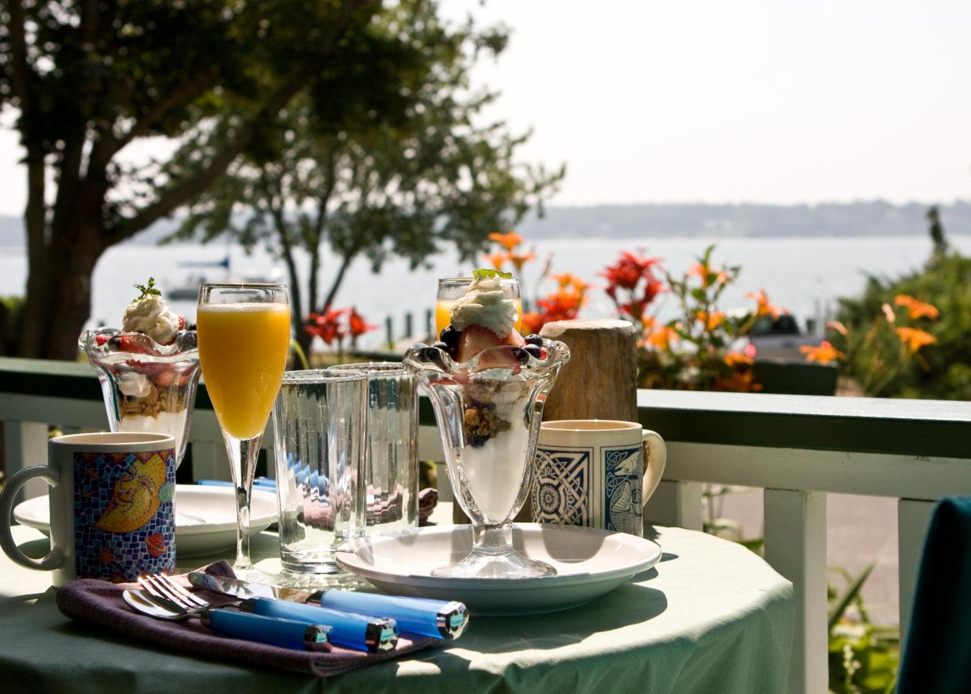 The Stirling House Waterfront Inn 그린포트 외부 사진