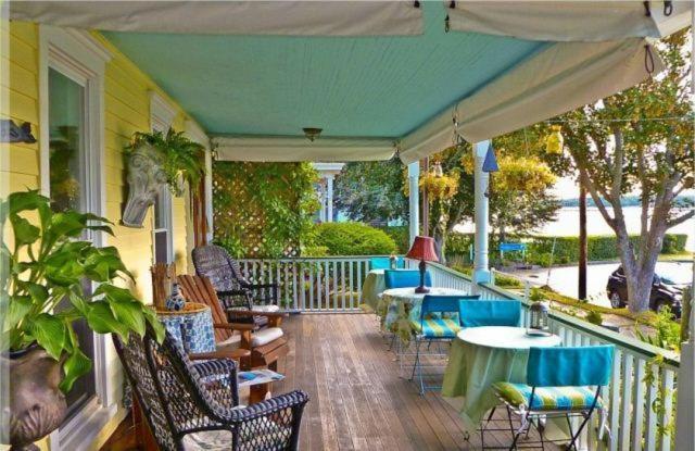 The Stirling House Waterfront Inn 그린포트 외부 사진