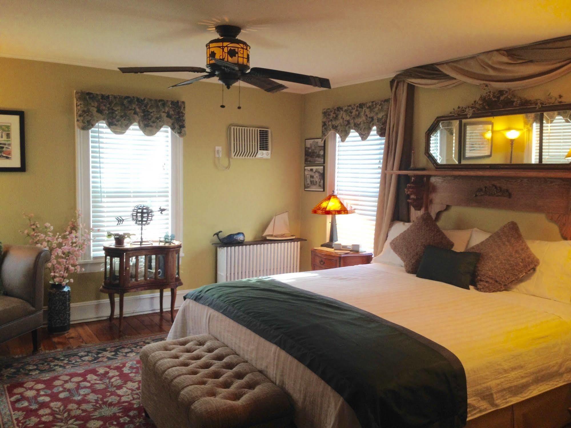 The Stirling House Waterfront Inn 그린포트 외부 사진