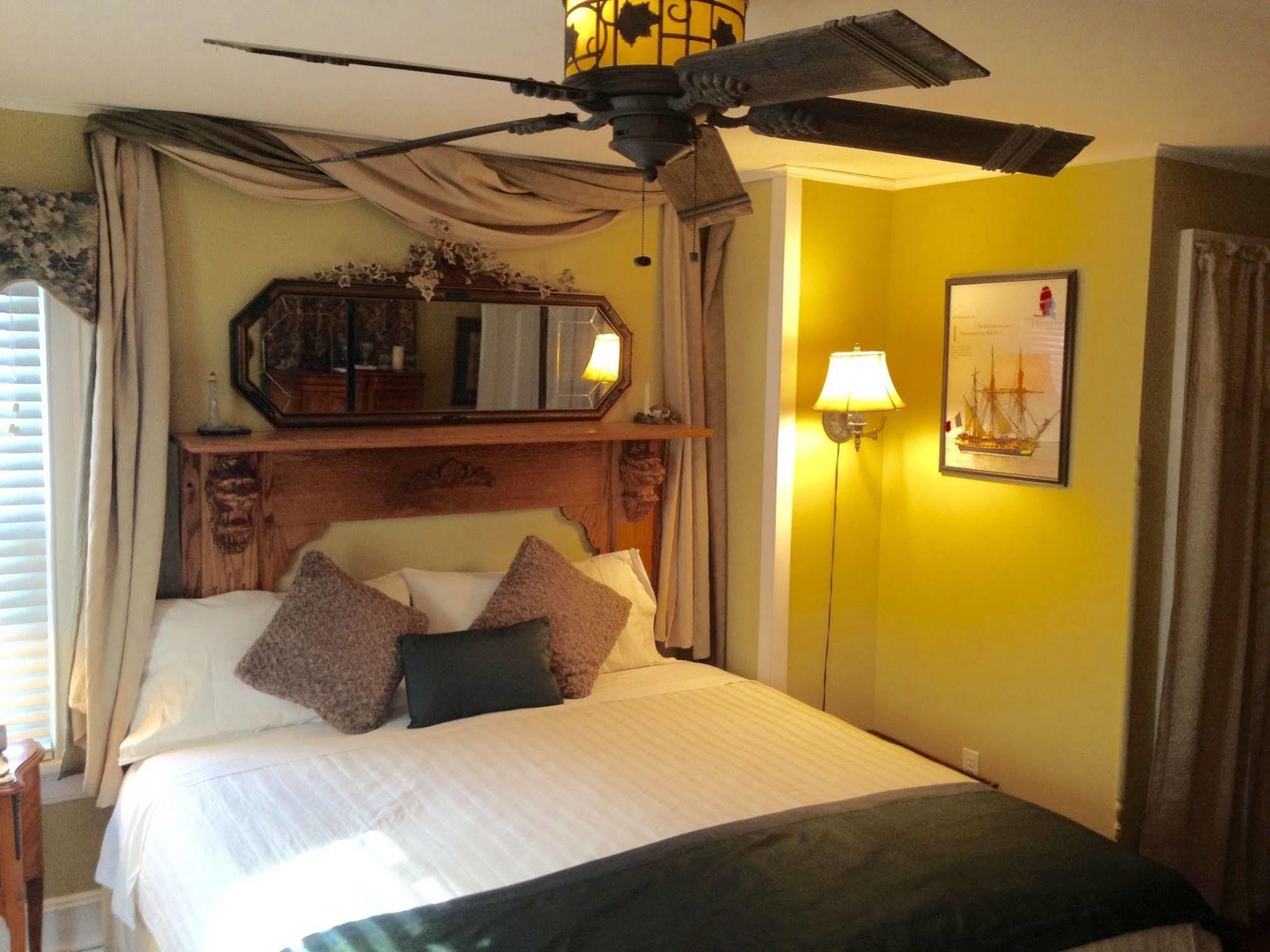 The Stirling House Waterfront Inn 그린포트 외부 사진