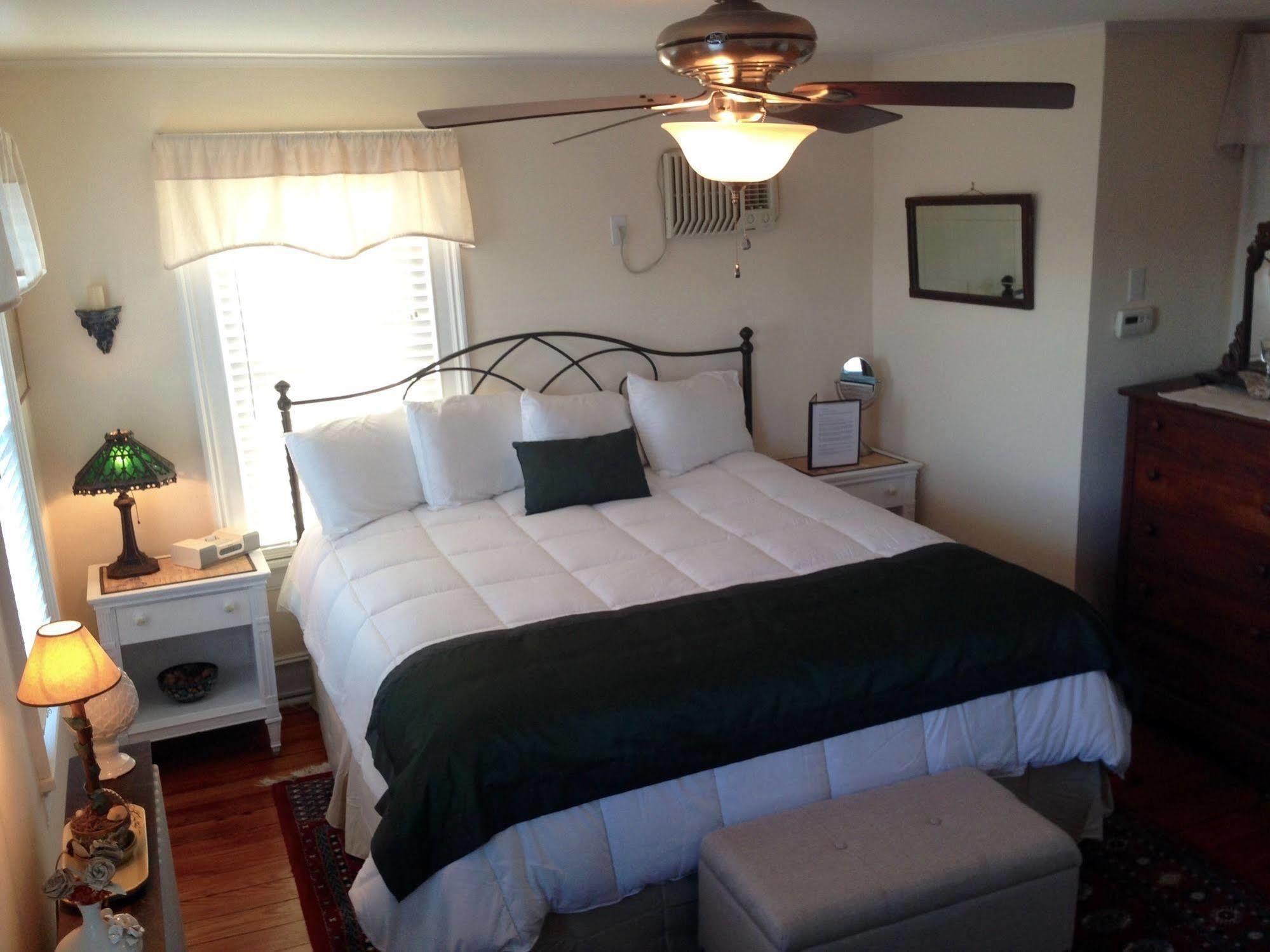 The Stirling House Waterfront Inn 그린포트 외부 사진