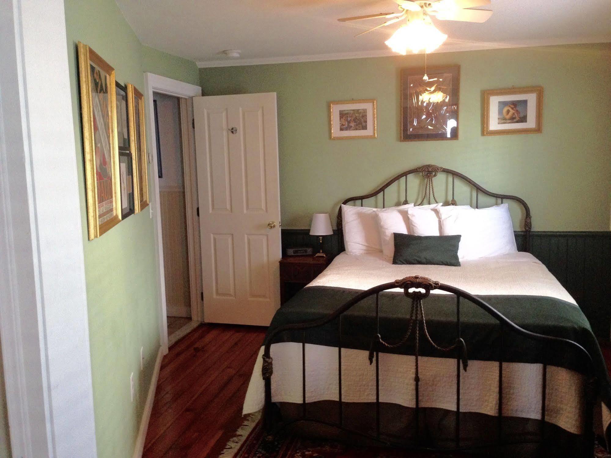 The Stirling House Waterfront Inn 그린포트 외부 사진